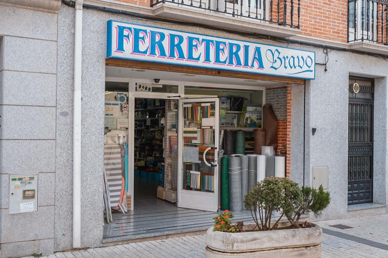 Ampliar 'FERRETERA BRAVO.jpeg' FERRETERA BRAVO.jpeg