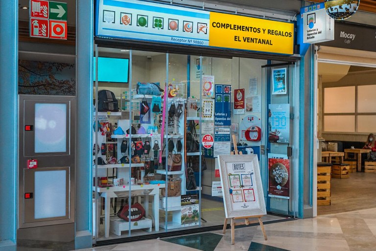 Ampliar 'LOTERAS Y REGALOS EL VENTANAL.jpeg' LOTERAS Y REGALOS EL VENTANAL.jpeg