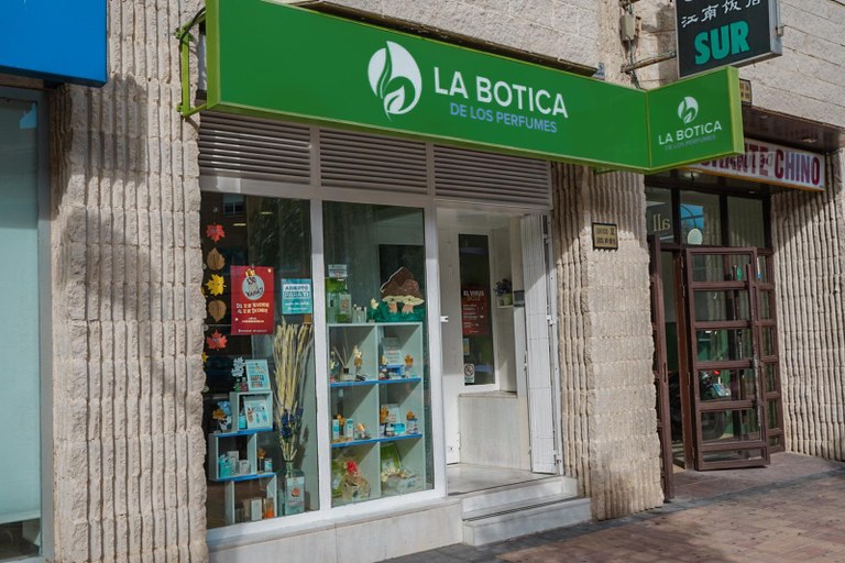 Ampliar 'LA BOTICA DE LOS PERFUMES.jpeg' LA BOTICA DE LOS PERFUMES.jpeg