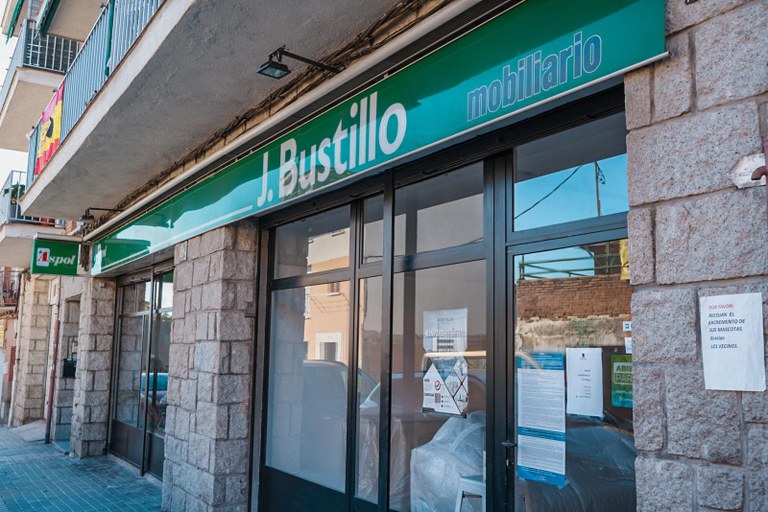 Ampliar 'MUEBLES BUSTILLO.jpeg' MUEBLES BUSTILLO.jpeg