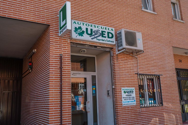 Ampliar 'AUTOESCUELA USED.jpeg' AUTOESCUELA USED.jpeg