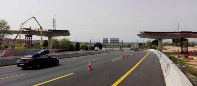 Ampliar 'Afecciones al tráfico en la M-40 por el montaje de vigas de la nueva estructura del Nudo de Colmenar Viejo'