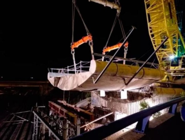 Ampliar 'Afecciones al tráfico nocturno en el enlace de la M-40 con la M-607 por el desmontaje de los últimos tramos de la estructura antigua del Nudo de Colmenar'
