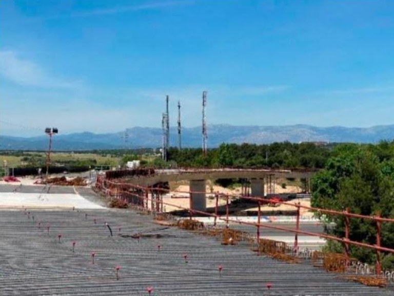 Ampliar 'Afecciones al tráfico nocturno en la M-607 por el montaje de la nueva estructura del Nudo de Colmenar'