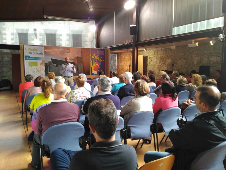Ampliar 'Arranca la tercera edición de los encuentros vecinales El Alcalde en tu barrio'