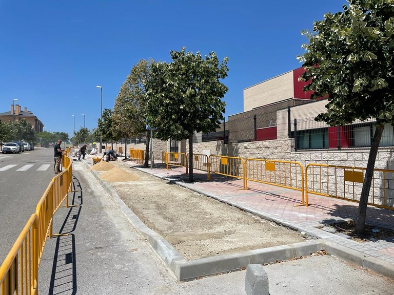 Ampliar 'Avanza la construcción de la plataforma de seguridad peatonal en el acceso al centro educativo Héroes del 2 de Mayo'