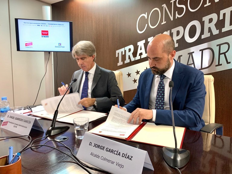 Ampliar 'Ayuntamiento y Comunidad de Madrid firman el convenio para que el aparcamiento de La Estación sea gratuito a los usuarios de transporte público'