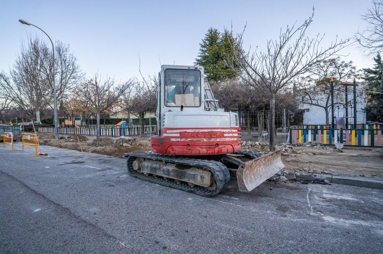 Ampliar 'Comienzan las obras de reurbanización del tramo norte de avenida de Andalucía, aceras de avenida del Mediterráneo y glorieta de los Músicos'