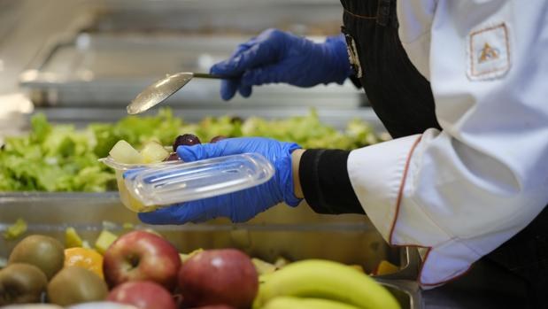 Ampliar 'Coronavirus: Colmenar Viejo pone en marcha un servicio de menú escolar gratuito para familias con necesidades socio-económicas especiales y habilita un menú a domicilio para mayores'