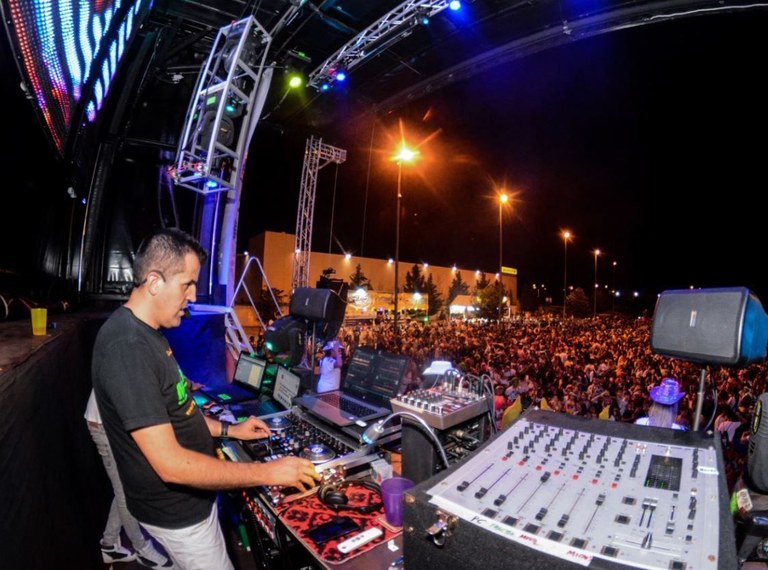Ampliar 'Cuatro bares del municipio podrán instalar barra en el Recinto Ferial durante la celebración del Carnaval'