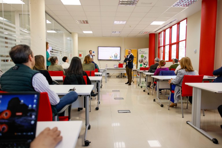 Ampliar 'Cursos de la XIV Escuela Empresarial para pymes, comercios y emprendedores de Colmenar Viejo'