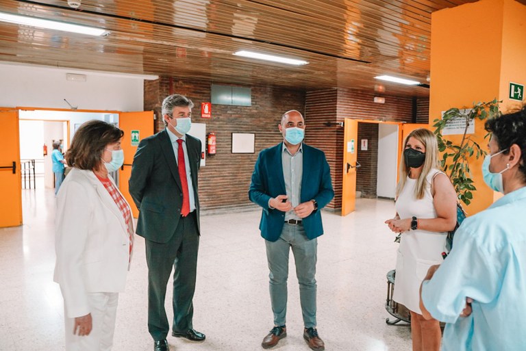 Ampliar 'El alcalde visita las residencias de mayores del municipio'