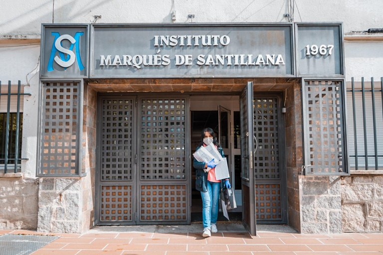 Ampliar 'El Ayuntamiento abonará a las familias con un progenitor o tutor en desempleo, o situación de ERTE, los gastos del título de Bachillerato y la inscripción en la EvAU'