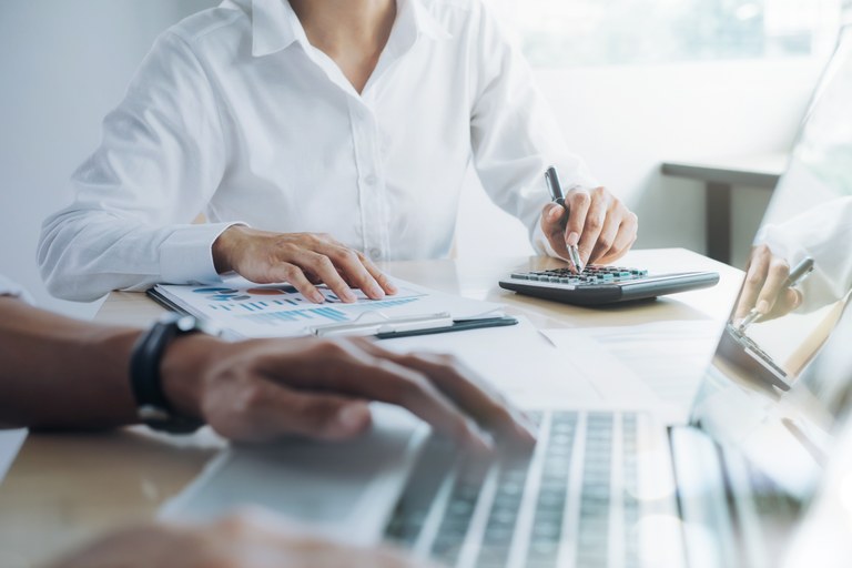 Ampliar 'El Ayuntamiento convoca tres plazas: Jefe de departamento jurídico de Servicios Económicos, Técnico de Contratación y Técnico de Concejalías y Delegado de Protección de Datos'