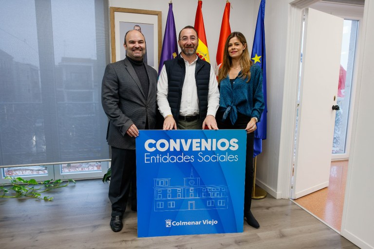 Ampliar 'El Ayuntamiento de Colmenar Viejo firma un convenio con ASPRODICO'