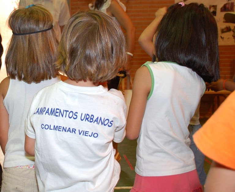 Ampliar 'El Ayuntamiento facilita la conciliación laboral el 31 de octubre con el Campamento Urbano 'Divercole''