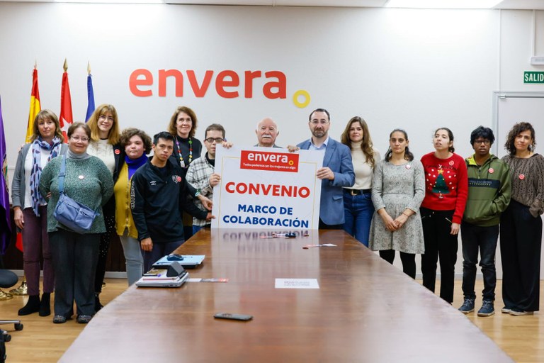 Ampliar 'El Ayuntamiento firma un Convenio Marco de colaboración con ENVERA'