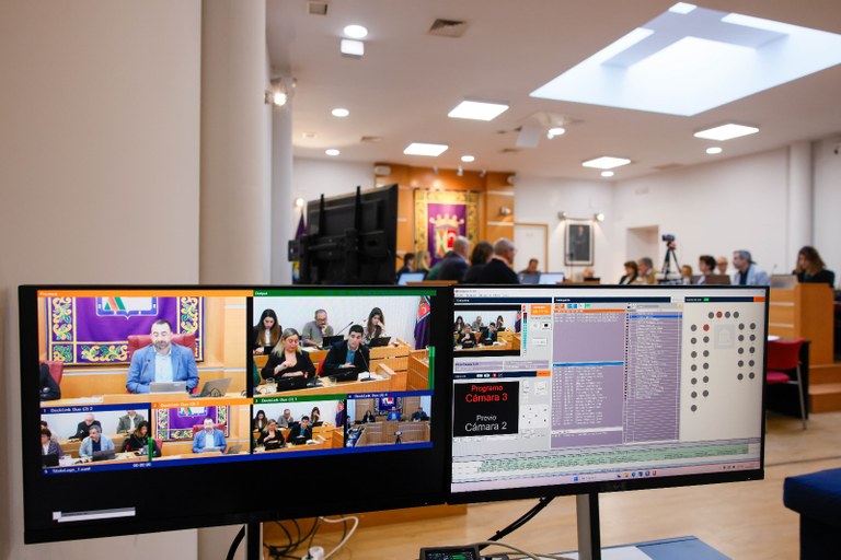 Ampliar 'El Ayuntamiento implanta un nuevo sistema de grabación y emisión para las sesiones en el Salón de Plenos'