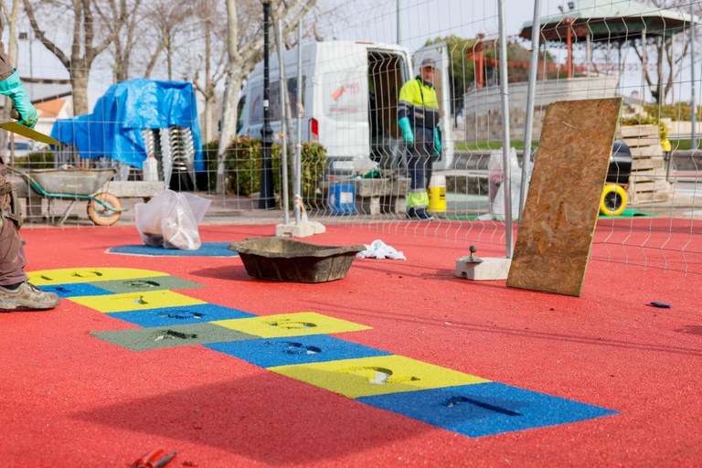 Ampliar 'El Ayuntamiento invierte más de 177.000 euros en reformas en 14 parques y zonas deportivas e infantiles'