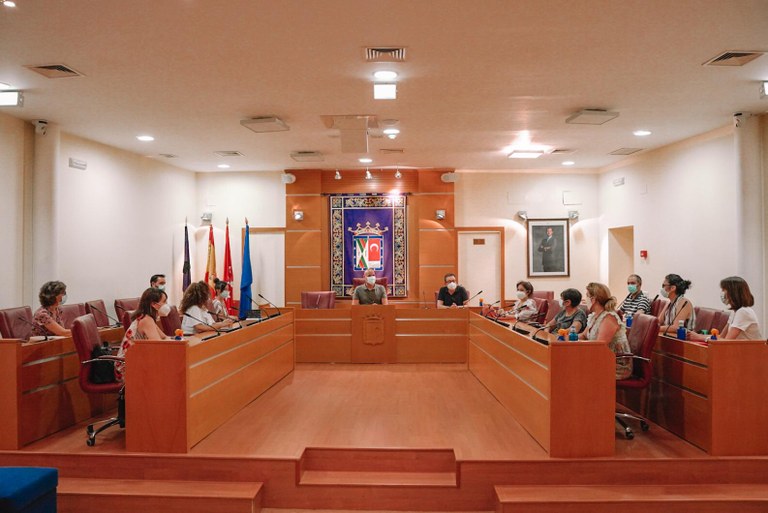 Ampliar 'El Ayuntamiento se reúne con los colegios del municipio para analizar la normativa en el arranque del nuevo curso'