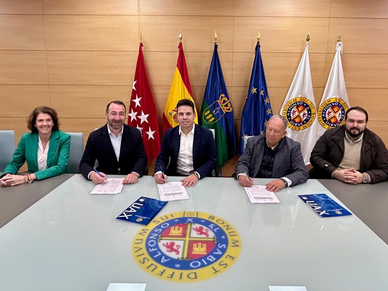 Ampliar 'El Ayuntamiento y ASEYACOVI firman un convenio con la Universidad Alfonso X el Sabio para promover la innovación tecnológica y la inserción laboral'