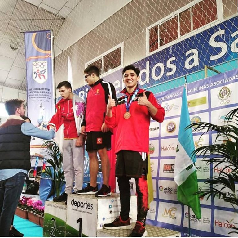 Ampliar 'El colmenareño Arturo Cerdá consigue una plata y un bronce en el Campeonato de España de Lucha'