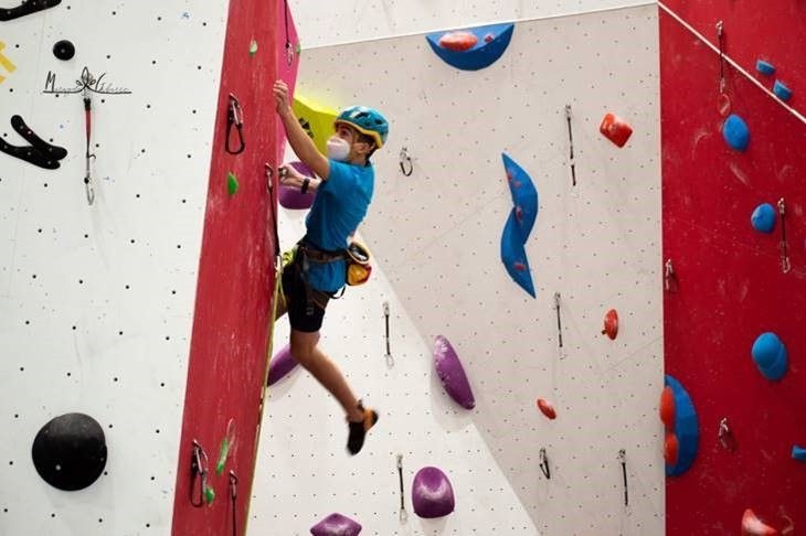 Ampliar 'El colmenareño Guillermo Peinado gana el Campeonato de Madrid de Escalada'