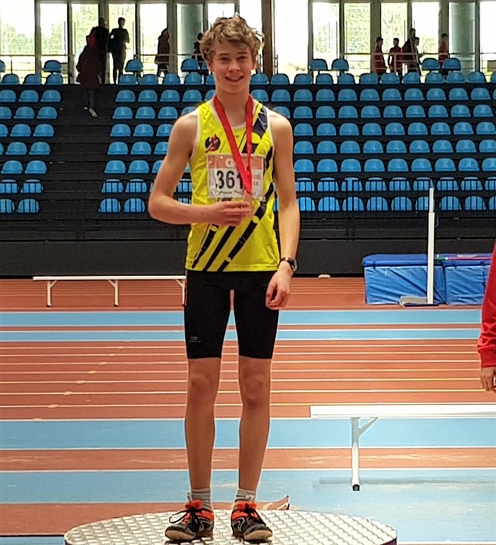 Ampliar 'El colmenareño Iker Díaz se alza con el bronce en el Campeonato de España de salto de altura'