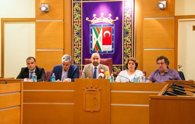 Ampliar 'El pleno aprueba una declaración unánime en contra de la ampliación del vertedero y solicita un plan para su cierre'