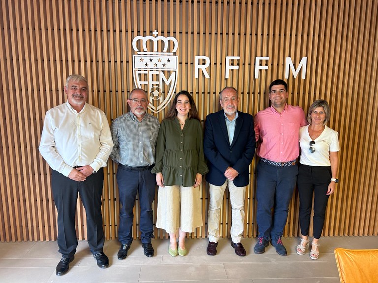Ampliar 'Encuentro con la Federación Madrileña de Fútbol para valorar futuras inversiones y vías de colaboración en Colmenar Viejo'