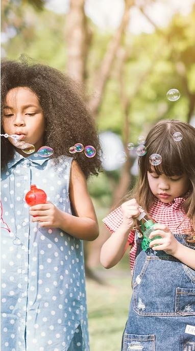 Ampliar 'Esta Semana Santa facilita la conciliación con el campamento urbano de artes creativas de CAREA'