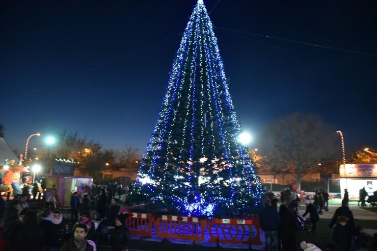 Ampliar 'Estas Navidades cine familiar, conciertos y teatro, Estrellas sobre el Hielo en Villa Navidad, mercados artesanos, Carrera del Pavo y San Silvestre'