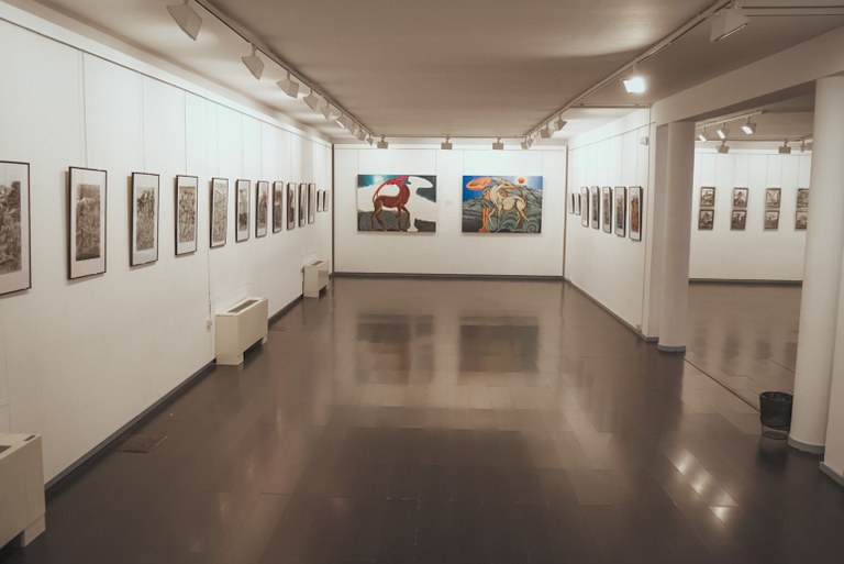 Ampliar 'Este enero en Picasso 'El Edén' de Pedro Alonso Morajudo y el trabajo de la ilustradora de moda Covadonga González'