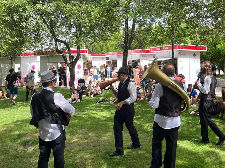 Ampliar 'Este fin de semana: Feria del Libro, Mercado de Productores, y cine y teatro en el Auditorio'