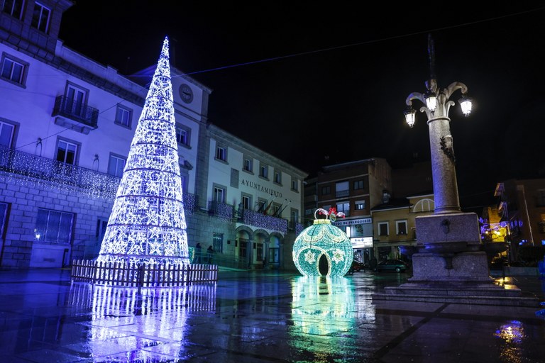 Ampliar 'Este fin de semana Villa Navidad, Belén Viviente, Muestra de Artesanía, exhibición de coches, Árbol de los Deseos y concierto de la Joven Sinfónica'