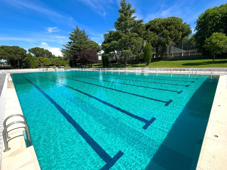 Ampliar 'La piscina de verano municipal abre sus puertas al público este sábado 17 de junio'