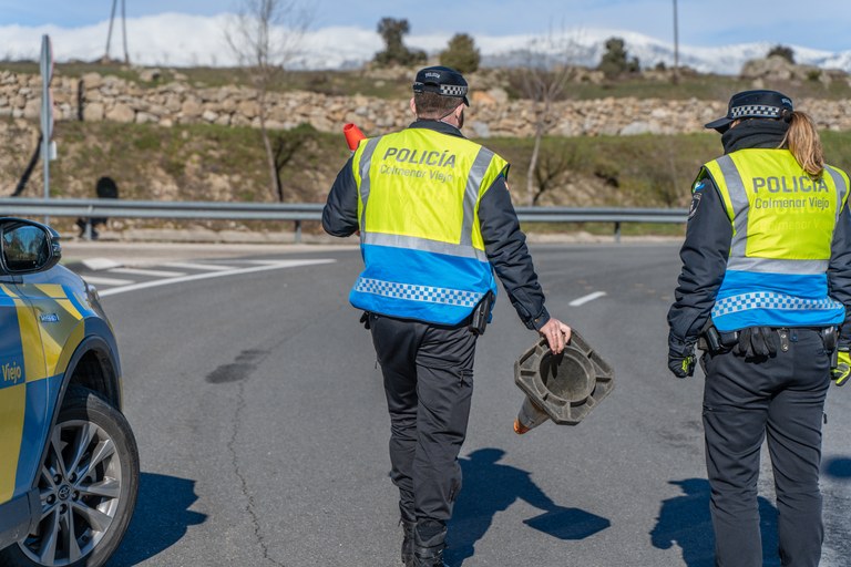 Ampliar 'La Policía Local de Colmenar Viejo se suma a la campaña de vigilancia de cinturones y sistemas de retención (SRI)'