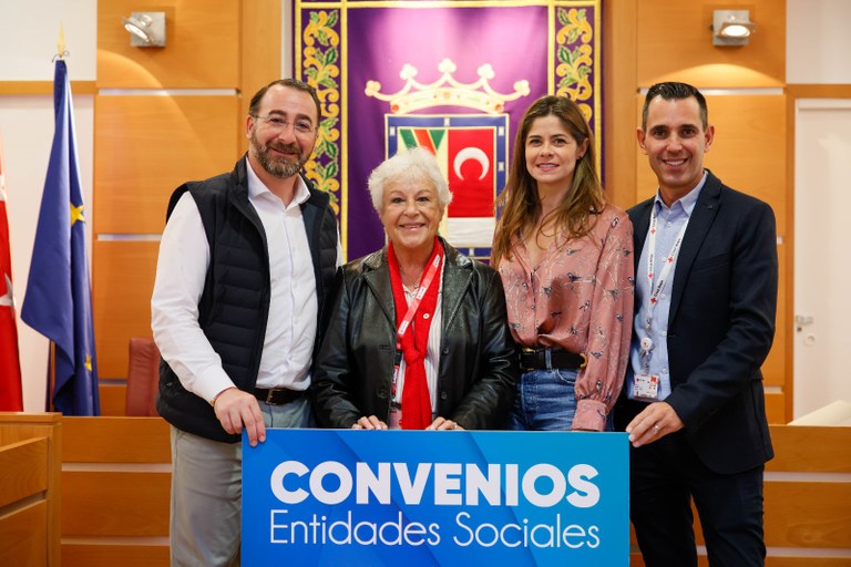 Ampliar 'Las entidades de ASPRODICO y Cruz Roja firman convenios de colaboración social con el Ayuntamiento'