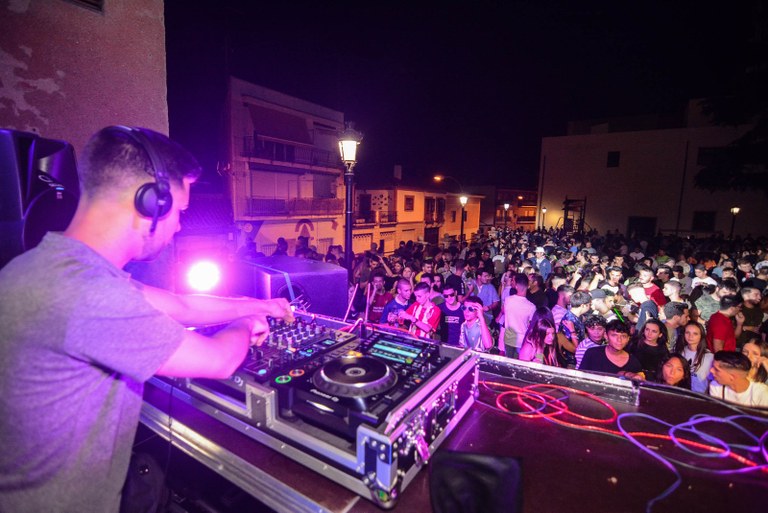 Ampliar 'Los DJ's locales ya pueden enviar su maqueta para pinchar en el Escenario Joven de las Fiestas Patronales'