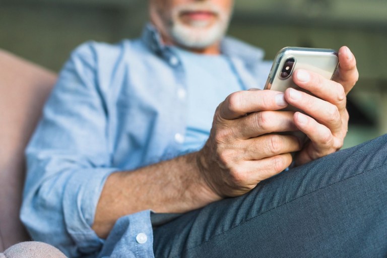 Ampliar 'Mayores: taller online para mejorar el uso de dispositivos móviles y aplicaciones'