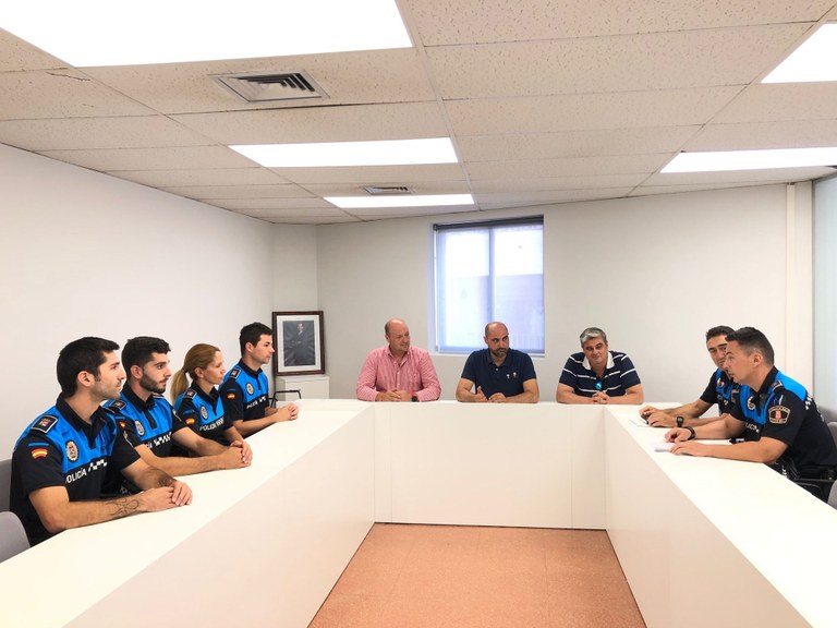 Ampliar 'Se incorporan al servicio de Policía Local 4 nuevos agentes tras graduarse en el IFISE'