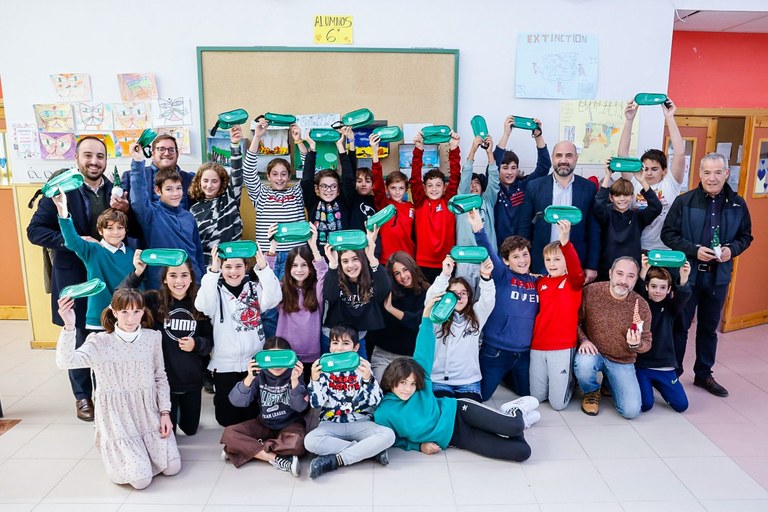 Ampliar 'Semana Europea de la Reducción de Residuos: todos los escolares de Infantil y Primaria de Colmenar Viejo reciben una bolsita de merienda personalizable para reutilizarla durante su etapa escolar'
