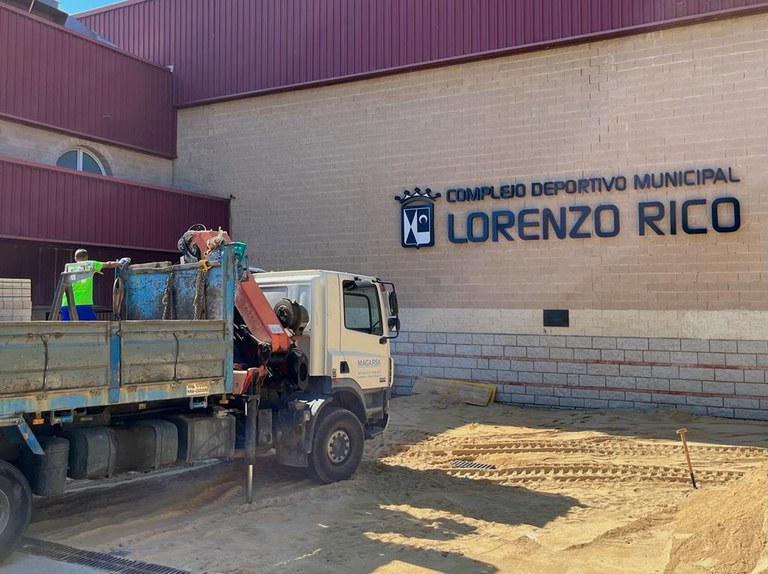 Ampliar 'Sustitución del pavimento del Pabellón A y mejora de la accesibilidad en el CDM Lorenzo Rico'