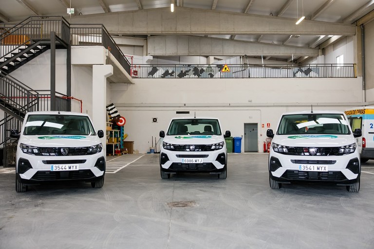 Ampliar 'Tres nuevos vehículos se incorporan a la flota automovilística del Ayuntamiento de Colmenar Viejo'